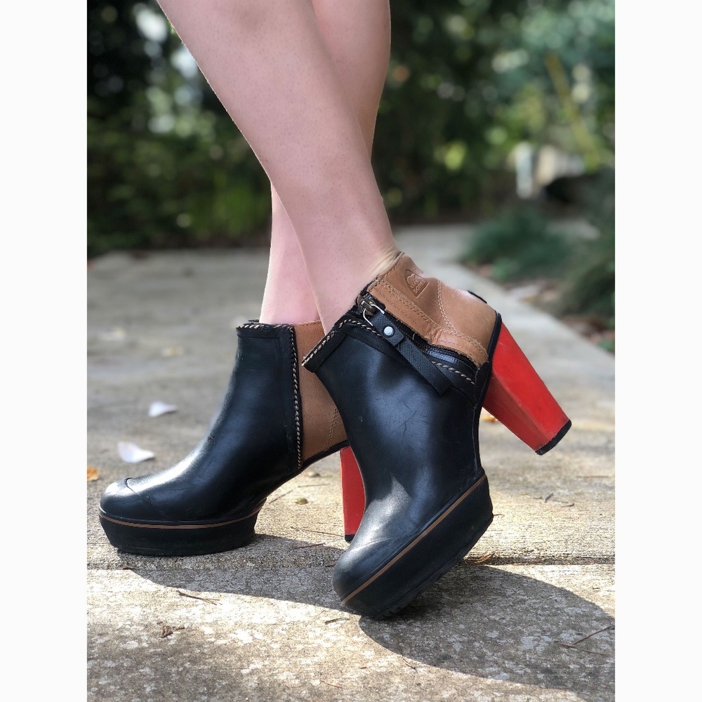 Sorel Medina Rain Boots, Size 8